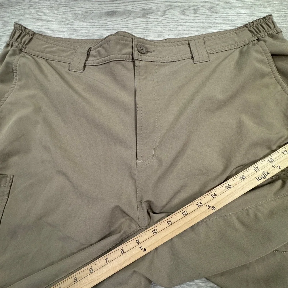 Fintech Men's Performance Fishing Shorts Brown XXL Stretch Cargo Pockets Coastal